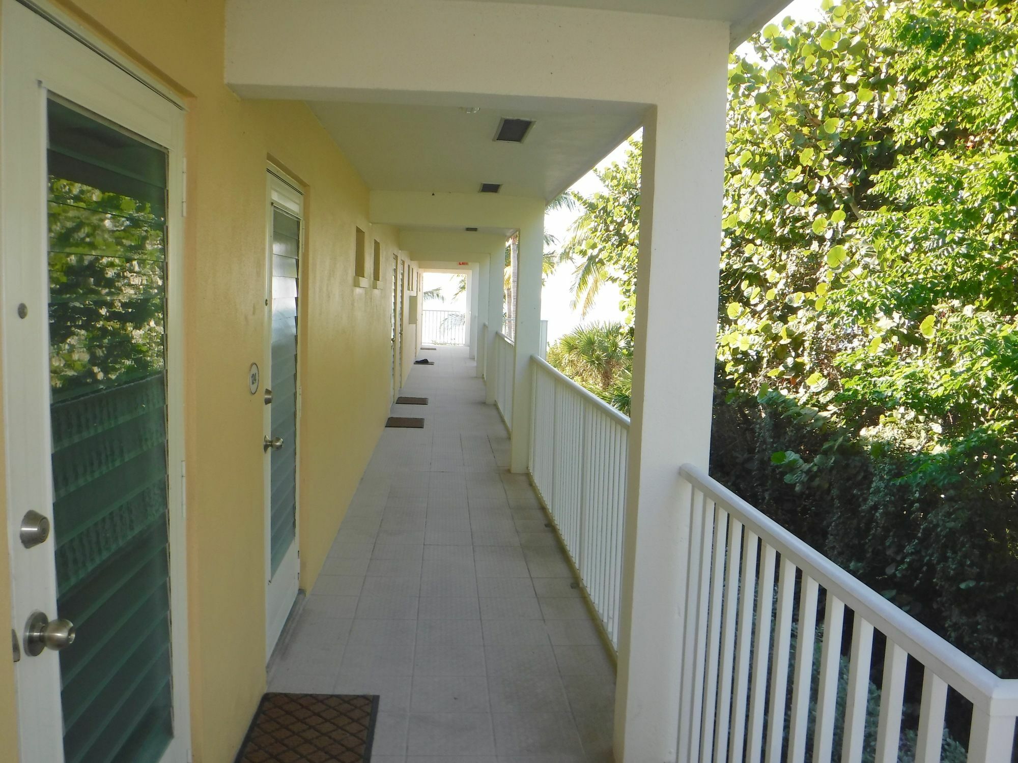 Waterside Inn On The Beach Sanibel Exterior photo