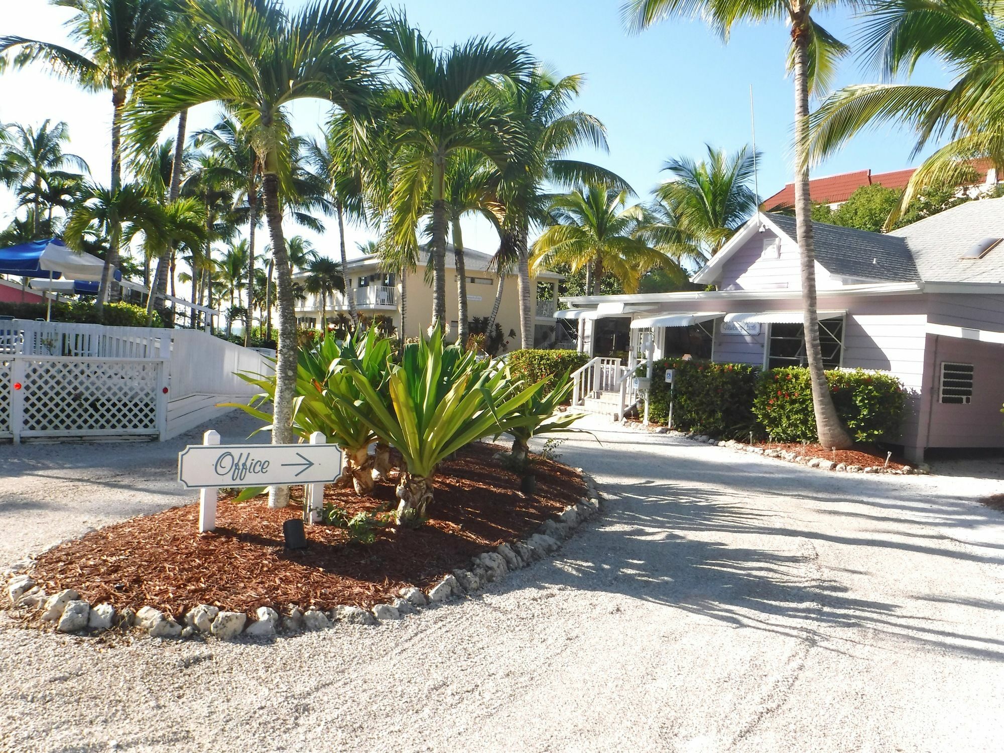 Waterside Inn On The Beach Sanibel Exterior photo